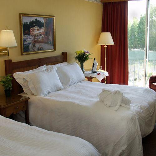 Living Stone Golf Resort Collingwood Room photo